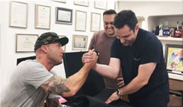 haartransplantation-calum-best-tv-star-in-der-türkei-und-istanbul-dr-acar