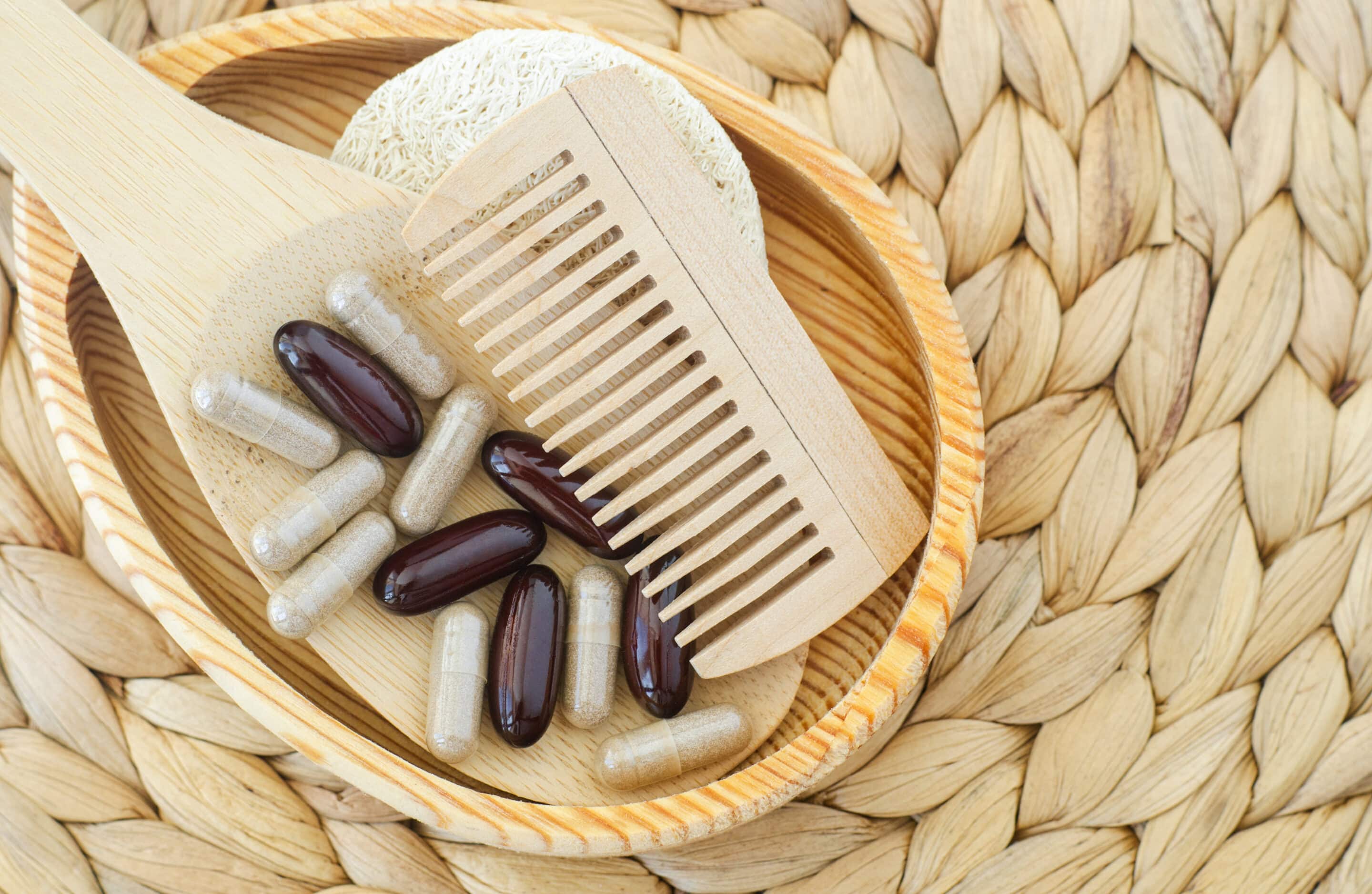 natürliche Tabletten gegen Haarausfall können eine von verschiedenen Lösungen sein